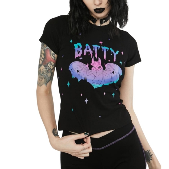 The Grave G1rls Bat Tee - Picture 1 of 6